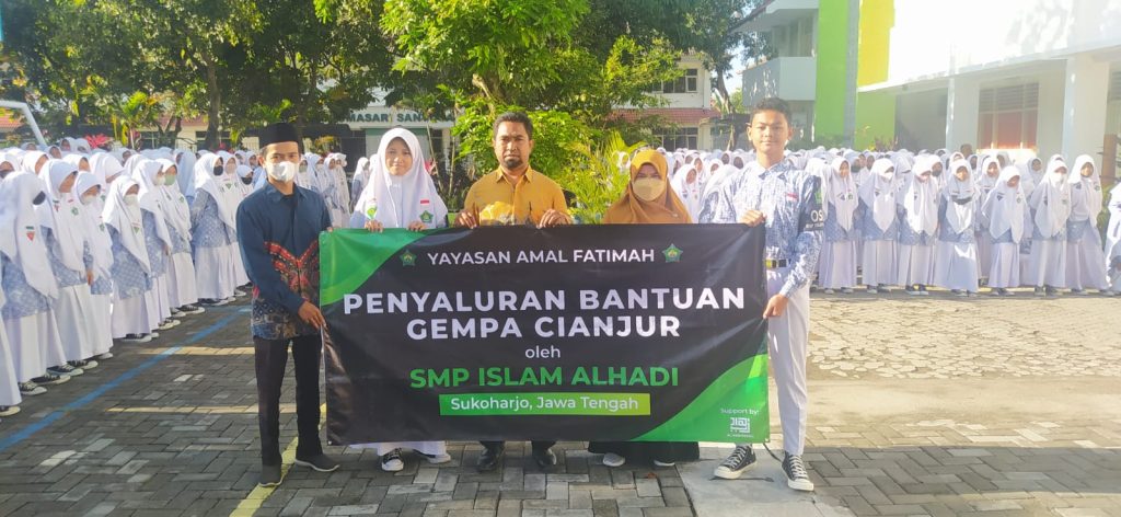 SMP ISLAM AL HADI GALANG DANA UNTUK KORBAN GEMPA CIANJUR