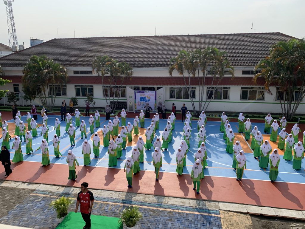 Gerakan Nasional Aksi Bergizi SMP Islam Al Hadi