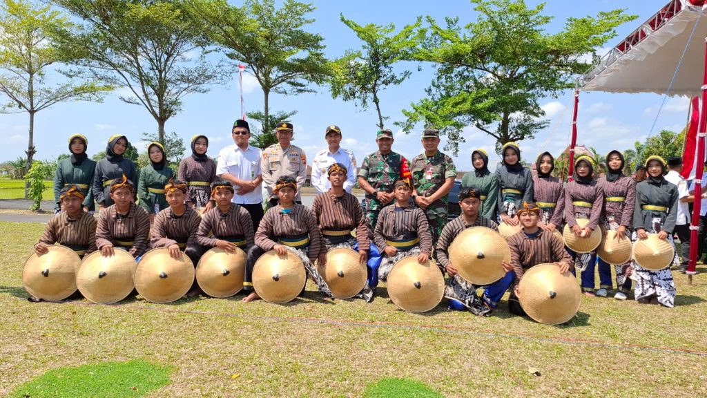 Tari Kolosal SMP Islam Al Hadi Meriahkan TMMD 2025